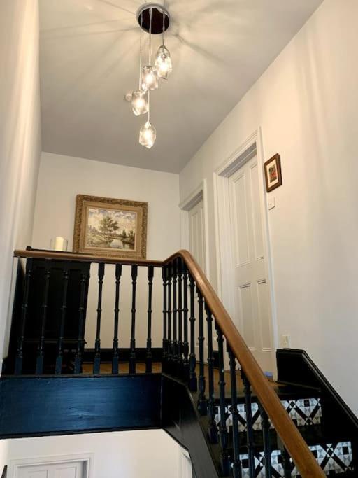 Chic Townhouse Near Tunnels Beaches Ильфракомб Экстерьер фото