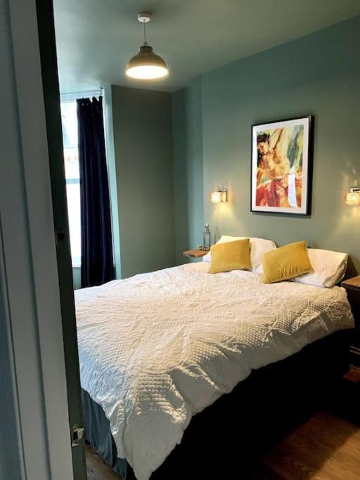 Chic Townhouse Near Tunnels Beaches Ильфракомб Экстерьер фото
